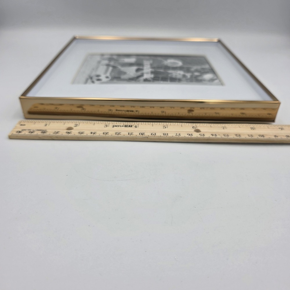 Thomasville Marketplace Gold Square Modern Frame 9"x 9" Picture 5"x7"+ White Mat - Picture 7 of 8